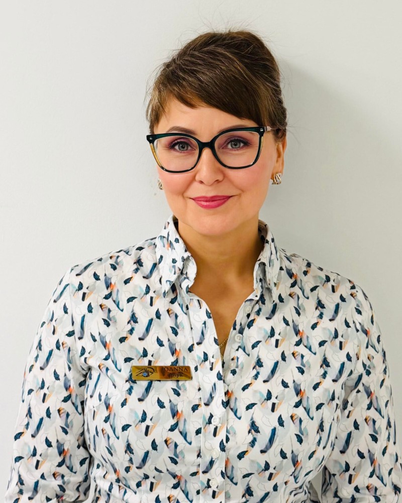 Joanna Grużewska – refrakcjonistka i stylistka opraw okularowych w Prima Optyk